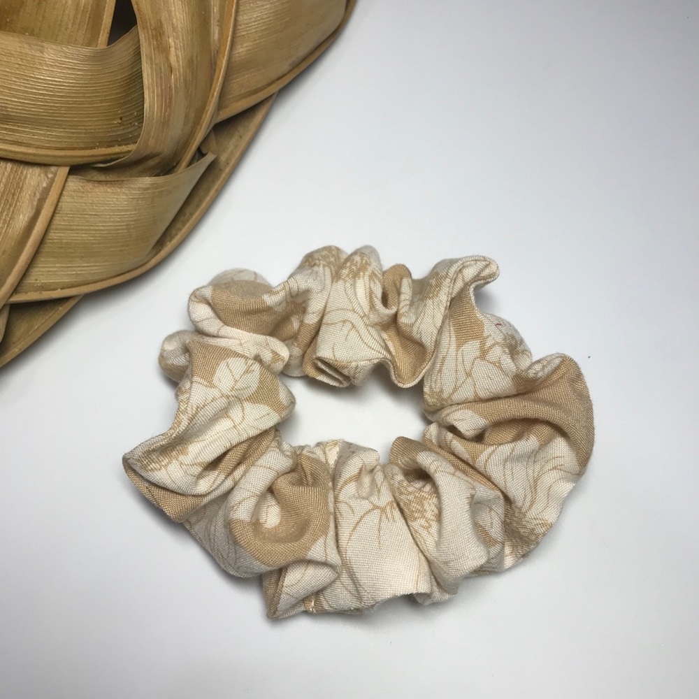 Acacia Naked Magnolia Scrunchie